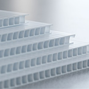 Caja 2 plástico corrugado
